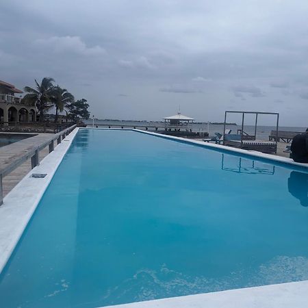 Coral View Beach Resort Útila Eksteriør billede