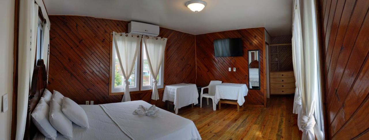Coral View Beach Resort Útila Eksteriør billede