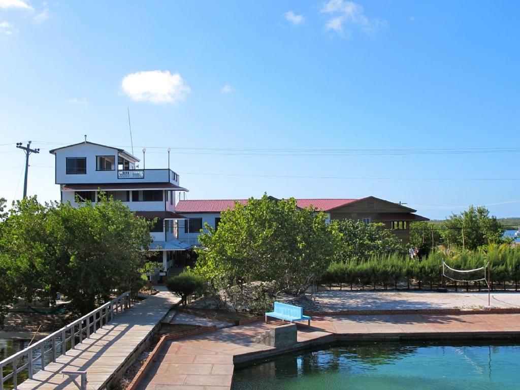 Coral View Beach Resort Útila Eksteriør billede